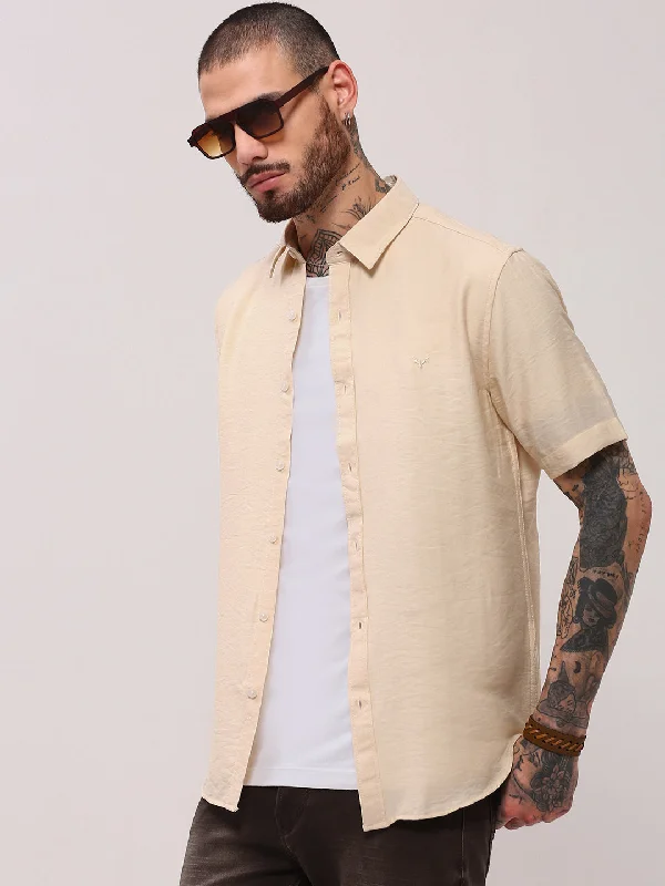 Men's Moisture - Wicking Performance Fabric Casual Shirts for Outdoor ActivitiesMen Cream Solid Slim Fit Shirt