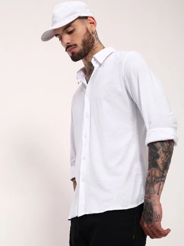 Men's Tailored Fit Checkered Casual Shirts in Multicolor for a Smart - Casual EnsembleMen White Solid Slim Fit Shirt