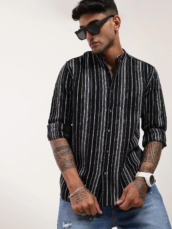 Men's Short - Sleeve Linen Casual Shirts in Light Khaki for a Breathable Summer OptionMen Black Striped Slim Fit Shirt Men's Short - Sleeve Linen Casual Shirts in Light Khaki for a Breathable Summer OptionMen Black Striped Slim Fit Shirt