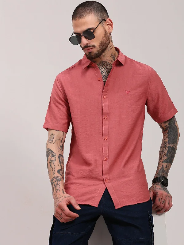 Men's Linen Blend Casual Shirts with Roll - Up Sleeves for a Summer Beach LookMen Pink Solid Slim Fit Shirt