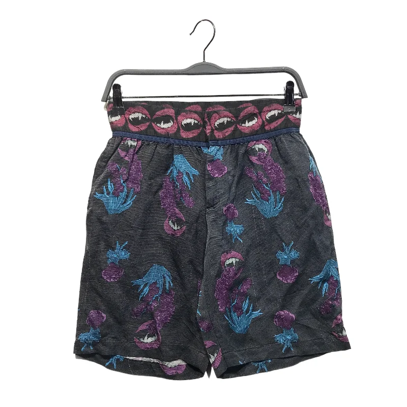 Men's distressed cotton shorts for a bohemian - inspired styleUNDERCOVER/Shorts/1/Cotton/BLK/Floral Pattern/Vampire Rose Men's distressed cotton shorts for a bohemian - inspired styleUNDERCOVER/Shorts/1/Cotton/BLK/Floral Pattern/Vampire Rose