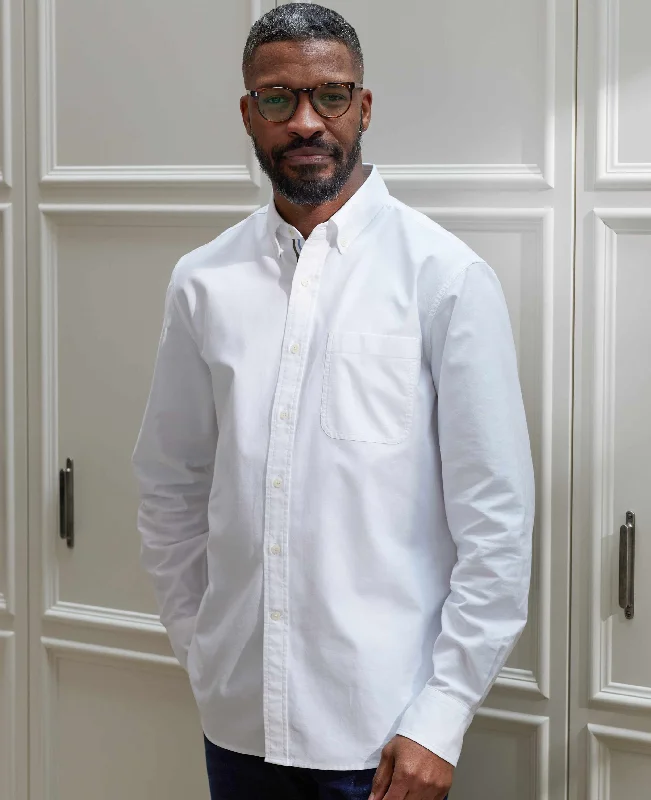 Men's Stretch - Fabric Casual Shirts in Navy Blue for a Comfortable and Flexible FitWhite Button-Down Classic Fit Oxford Shirt - Stripe Contrast Detail Men's Stretch - Fabric Casual Shirts in Navy Blue for a Comfortable and Flexible FitWhite Button-Down Classic Fit Oxford Shirt - Stripe Contrast Detail