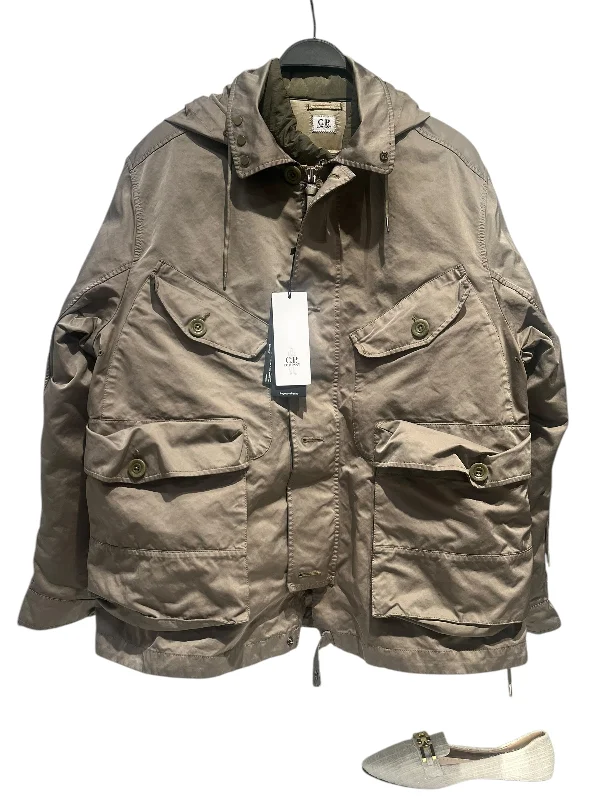 Men coats with a wind - resistant outer layer for blustery weatherC.P.COMPANY/Jacket/L/KHK/micro kei goggle jkt Men coats with a wind - resistant outer layer for blustery weatherC.P.COMPANY/Jacket/L/KHK/micro kei goggle jkt