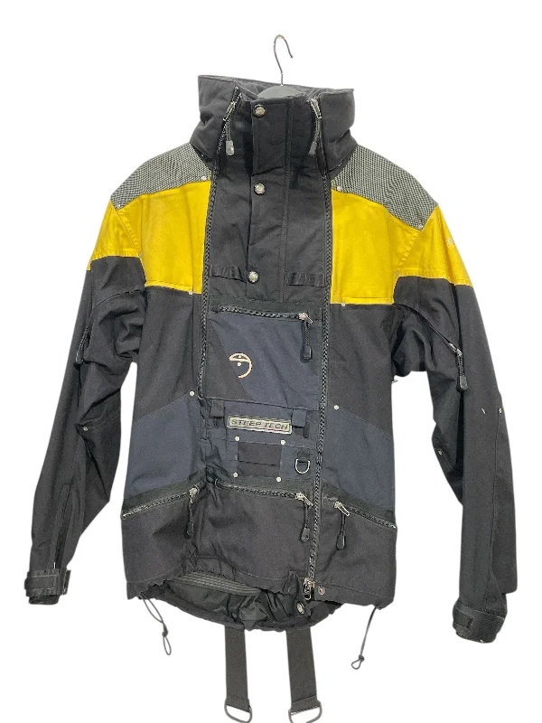 Men coats with a soft fleece interior for extra warmth and comfortTHE NORTH FACE/Jacket/S/Gore-Tex/BLK/BLK YELLOW STEEPTECH
