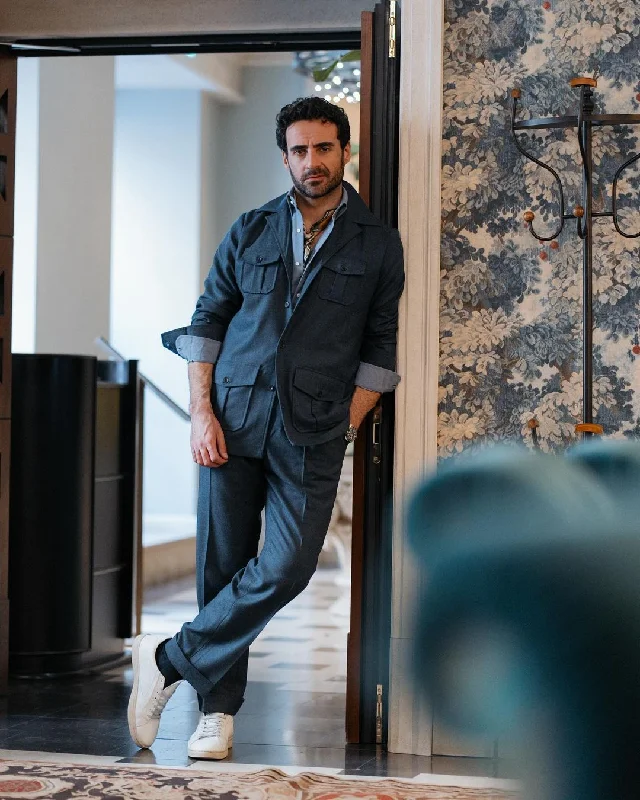 Men's shirtjackets with a detachable hood​Shirt Jacket in Dugdale Navy Blue Wool Flannel