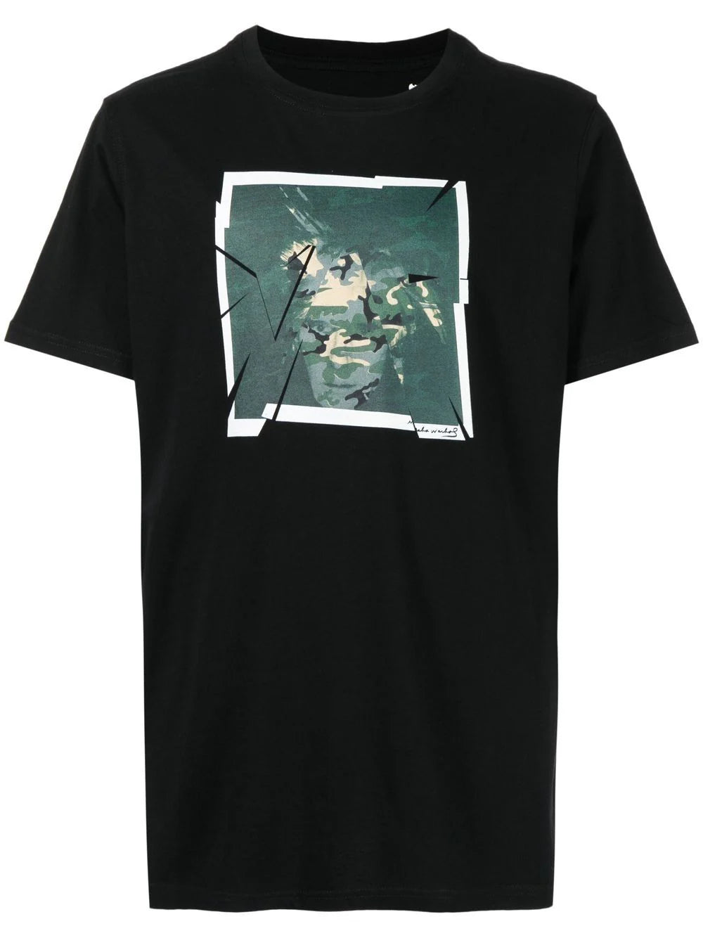Lightweight men vest made from recycled materials for eco - conscious consumersGraphic-Print T-Shirt