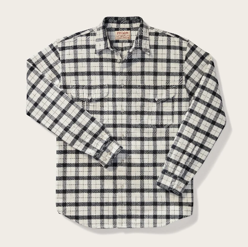 Men's long sleeve military - style utility shirts with multiple pocketsALASKAN GUIDE SHIRT