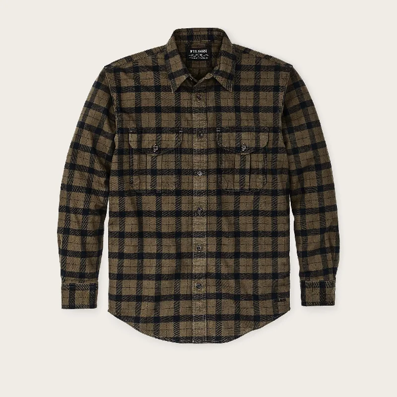 Men's long sleeve turtleneck sweaters in cashmere for a luxurious feelALASKAN GUIDE SHIRT