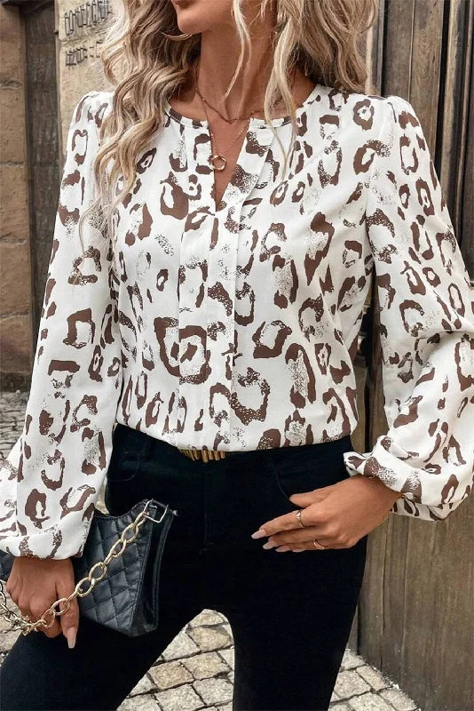 Men's anti - wrinkle long sleeve travel shirts for hassle - free tripsKhaki Leopard Print Split Neck Balloon Sleeve Blouse
