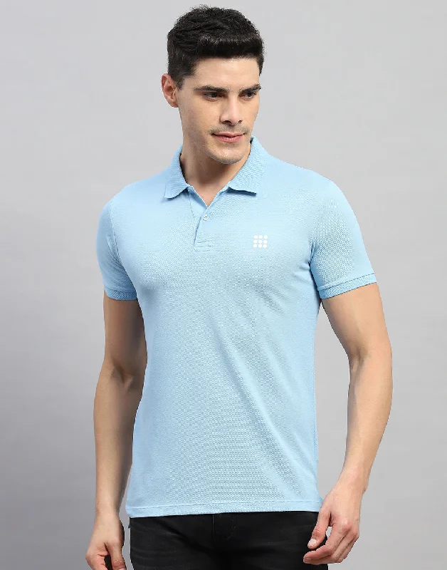 Men's Moisture - Wicking Performance Fabric Casual Shirts for Outdoor ActivitiesMen's lightweight performance polo shirts for tennis matchesMen Blue Solid Polo Collar Half Sleeve T-Shirt