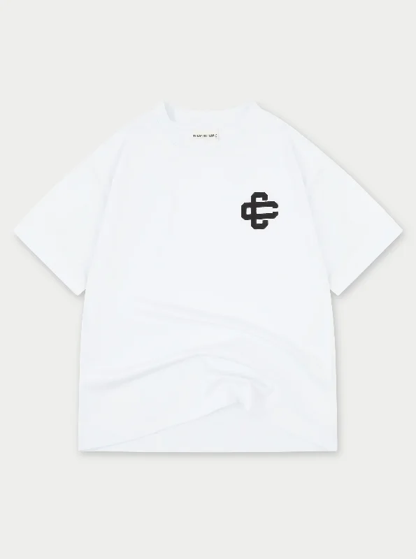 Men's printed Hawaiian t - shirts for tropical vacationsAPPLIQUE EMBLEM T-SHIRT - WHITE Men's printed Hawaiian t - shirts for tropical vacationsAPPLIQUE EMBLEM T-SHIRT - WHITE