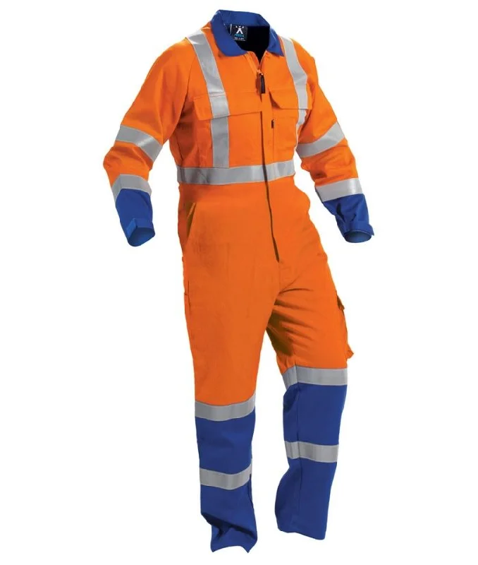 Overalls with multiple pockets for storage​Arcguard Flame Retardant, 11Cal,TTMC-W17, Zip Overall