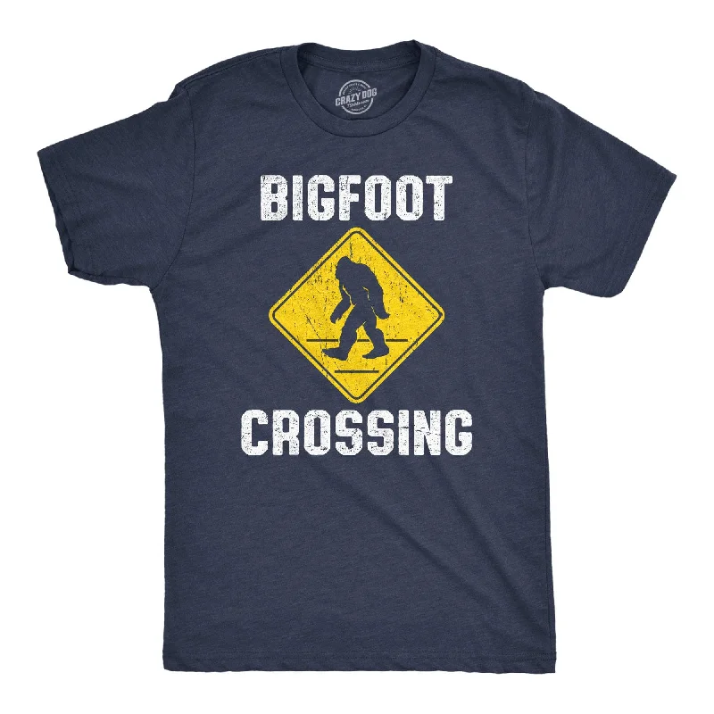 Men's printed Hawaiian t - shirts for tropical vacationsBigfoot Crossing Men's T Shirt Men's printed Hawaiian t - shirts for tropical vacationsBigfoot Crossing Men's T Shirt