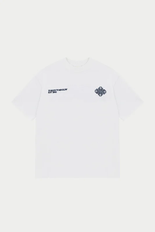 Men's moisture - wicking athletic t - shirts for intense workoutsBLURRED GRAPHIC EMBLEM T-SHIRT - NAVY