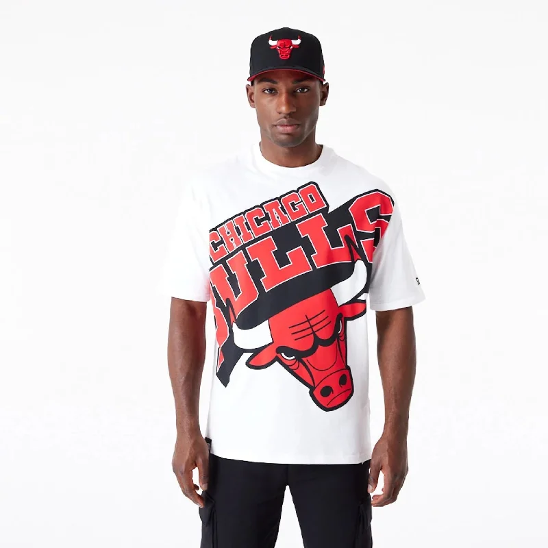 Men's button - front t - shirts with a unique artistic printChicago Bulls NBA Large Wordmark White Oversized T-Shirt