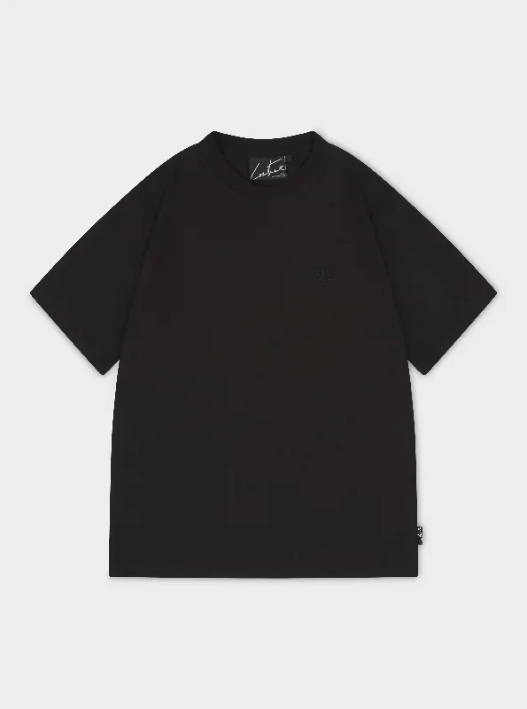 Men's ribbed t - shirts with a textured finish for added styleEMBLEM EMBROIDERED SLIM FIT T-SHIRT - BLACK Men's ribbed t - shirts with a textured finish for added styleEMBLEM EMBROIDERED SLIM FIT T-SHIRT - BLACK