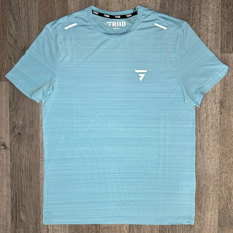 Men's slim - fit graphic t - shirts with vintage rock band printsGRIID Flow Tee Sky Blue