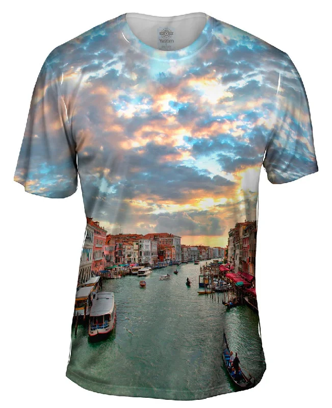 Men's distressed denim - look t - shirts with a rugged appealItalian Venice Canal