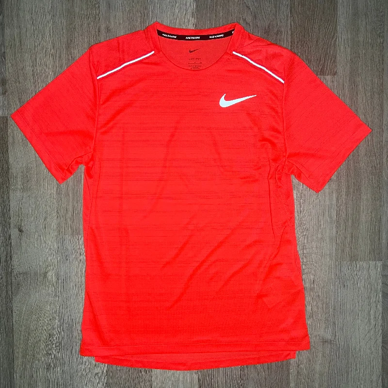 Men's short - sleeve linen t - shirts for summer beach outingsNike Miler Tee Bright Crimson