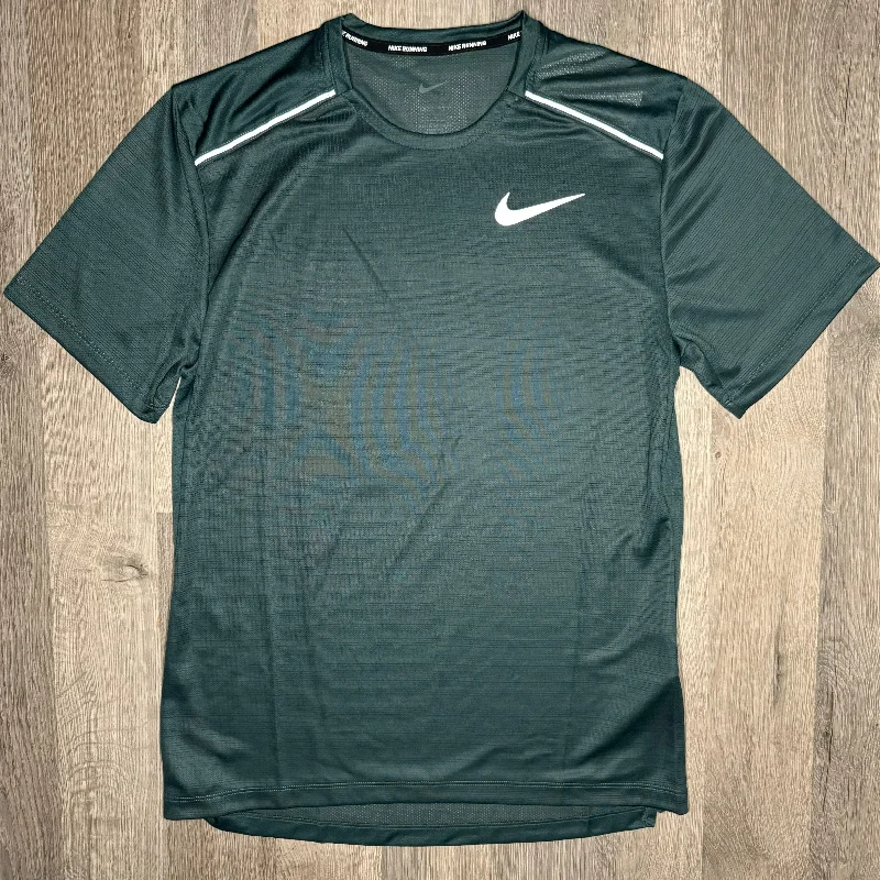 Men's v - neck muscle t - shirts for a body - building aestheticNike Miler Tee - Deep Jungle Men's v - neck muscle t - shirts for a body - building aestheticNike Miler Tee - Deep Jungle