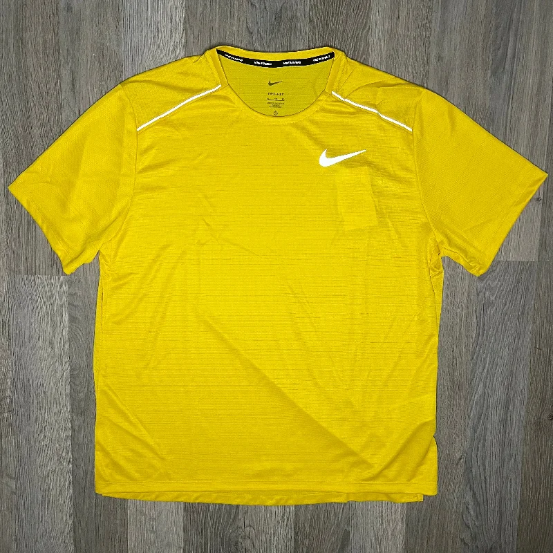 Men's plus - size pocket t - shirts with a classic lookNike Miler Tee Vivid Sulphur