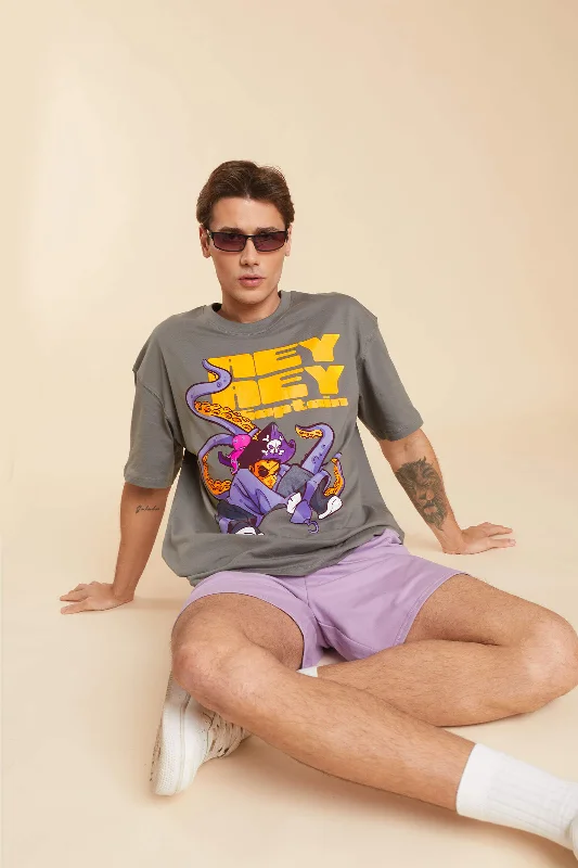 Men's organic cotton crew - neck t - shirts for everyday comfortPirate Crew Oversized T-shirt
