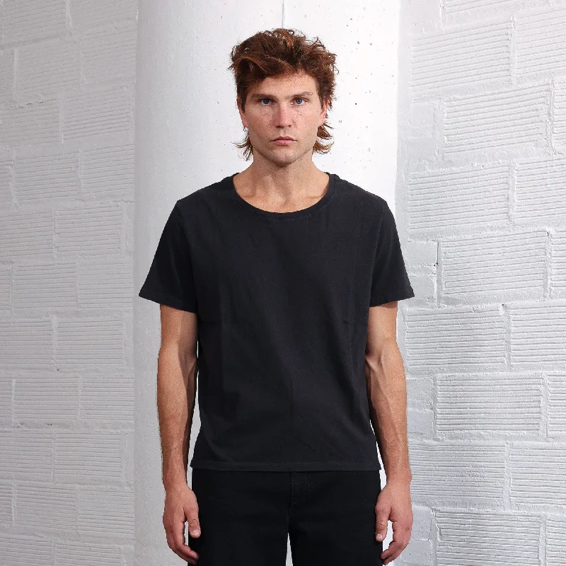 Men's UV - protection t - shirts for outdoor activities in the sunThe Venice Half-Crop Tee