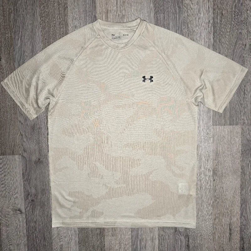 Men's ribbed t - shirts with a textured finish for added styleUnder Armour Velocity Jacquard Tee Beige Men's ribbed t - shirts with a textured finish for added styleUnder Armour Velocity Jacquard Tee Beige